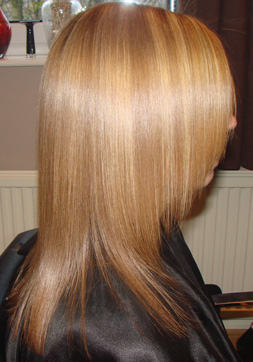 Mobile hairdresser after hair extensions